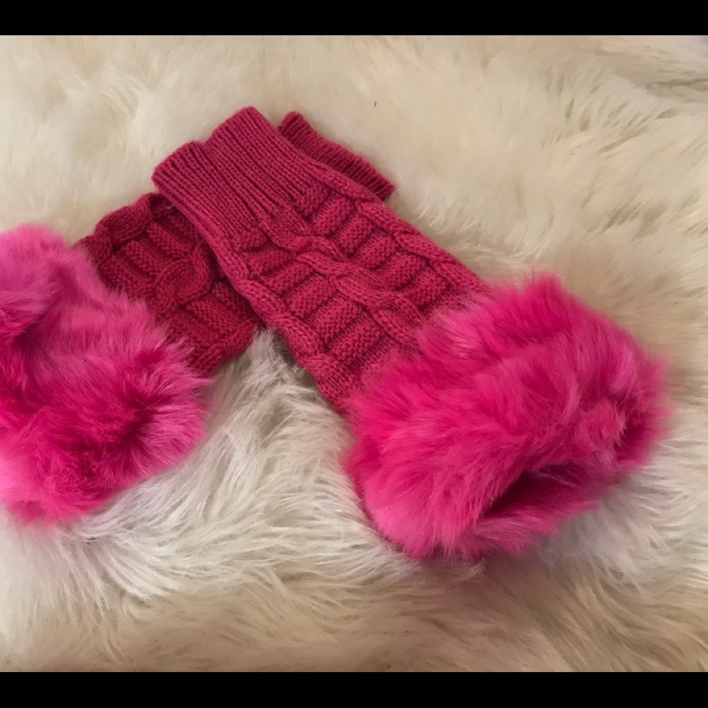 Pink fur fingerless gloves